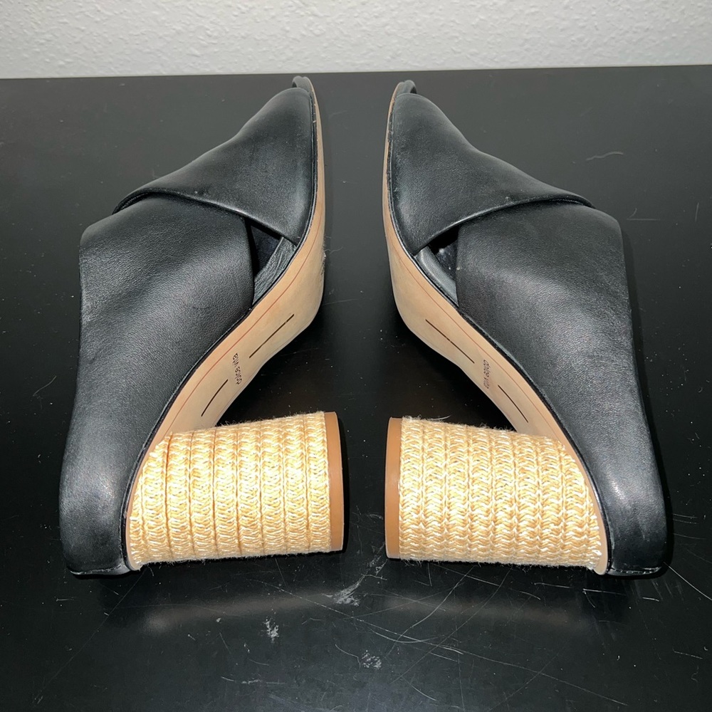 Dolce Vita Black Javi Block Heel Sandals - Picture 5 of 9